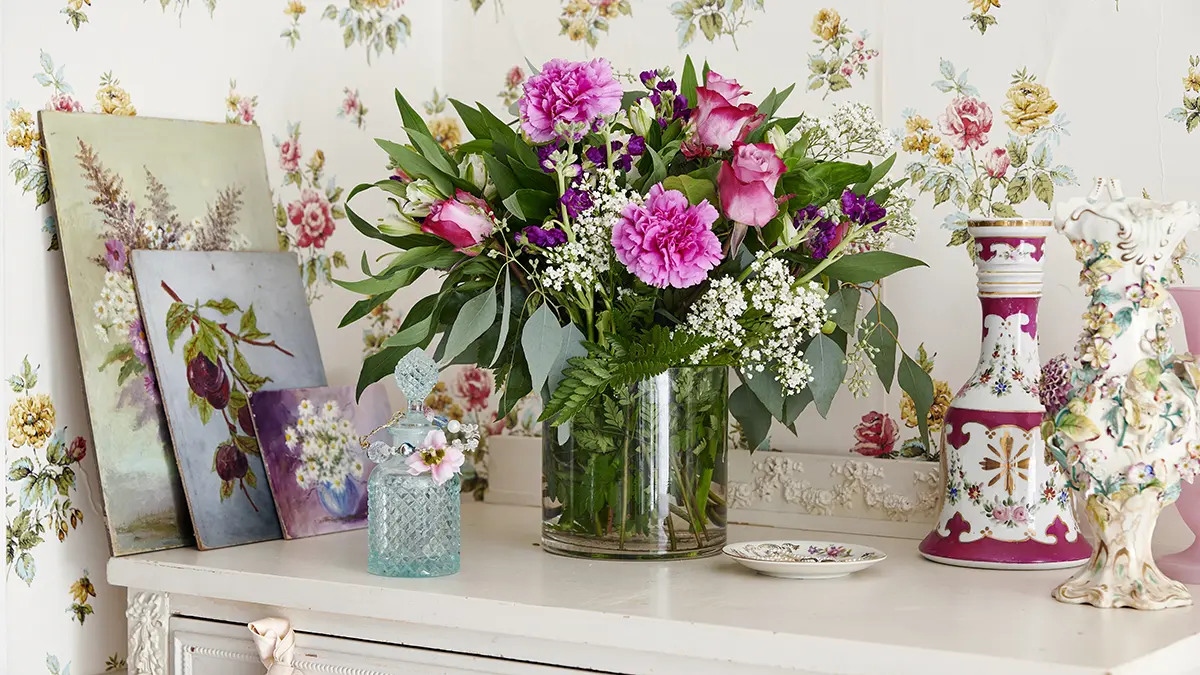 romantic florals with Rachel Ashwell floral arrangement