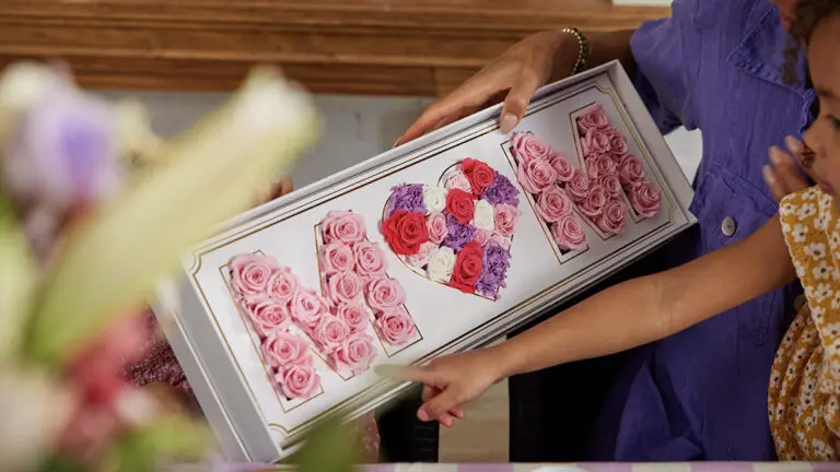 How to Say Mom in 50 Different Languages mom in different languages hero