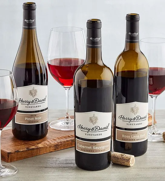 thanksgiving host gift ideas with red wine trio