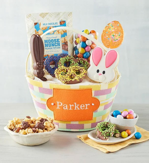 Ideas de regalos de Pascua con una cesta de regalo de Pascua personalizada