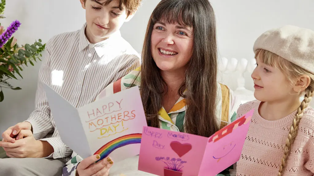 mother's day card message ideas hero