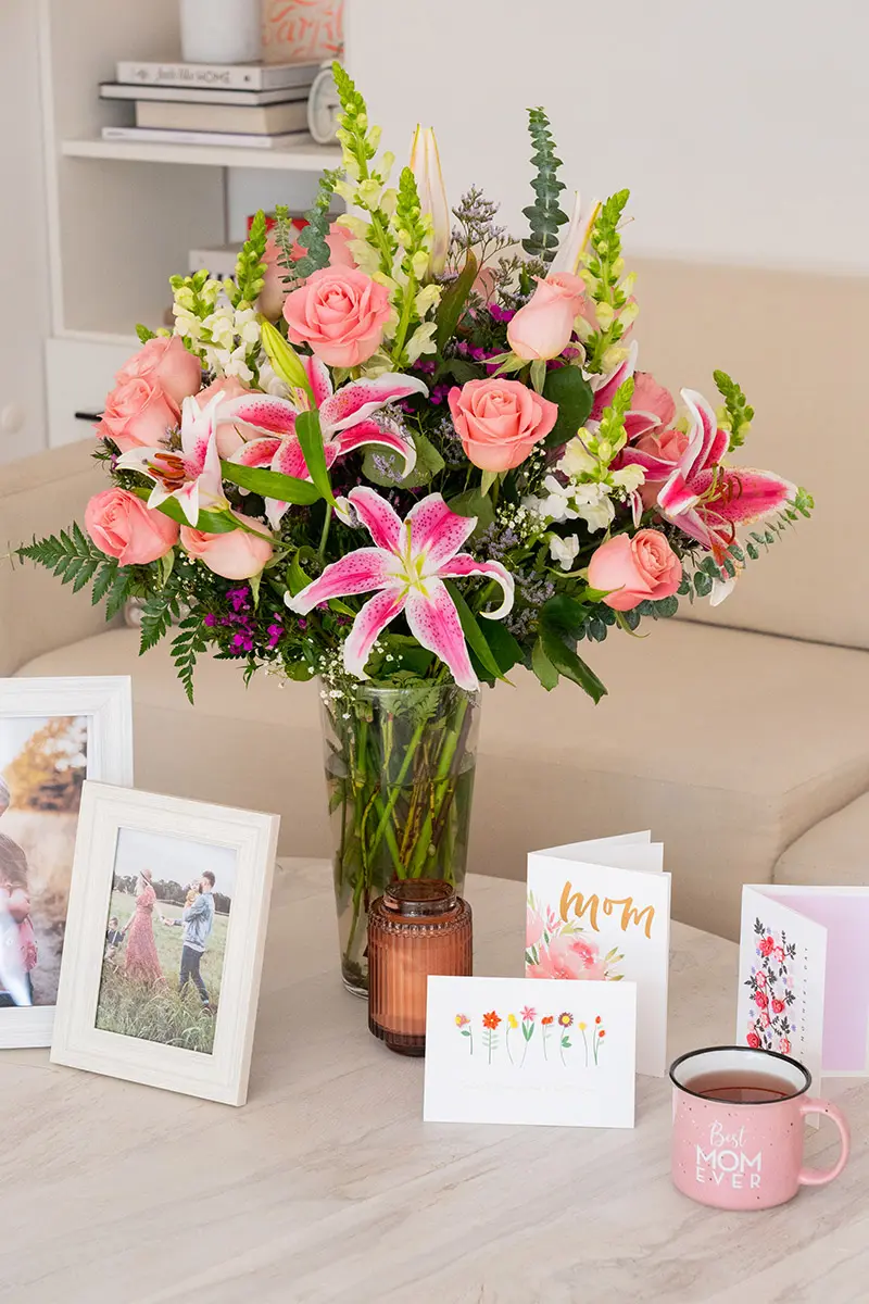 mother's day fun facts with flowers and cards