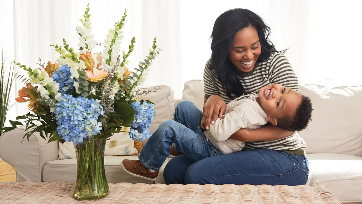 mothers day ideas with mom playing with son