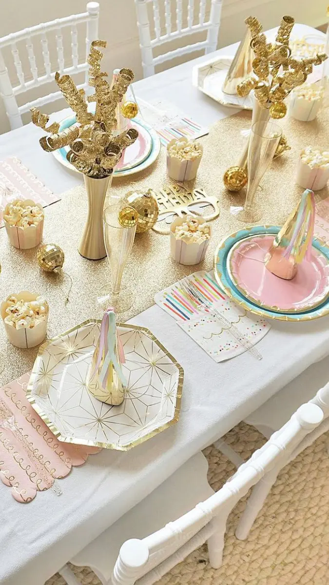 golden birthday table decorations