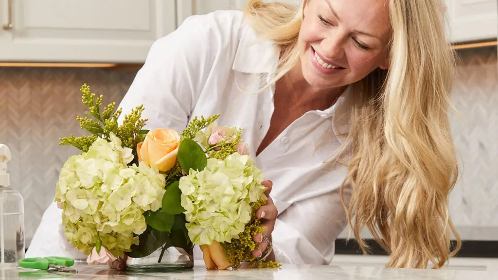 Flower Arranging with Fresh Flowers Holding Fresh Flowers in Place -  Save-On-Crafts