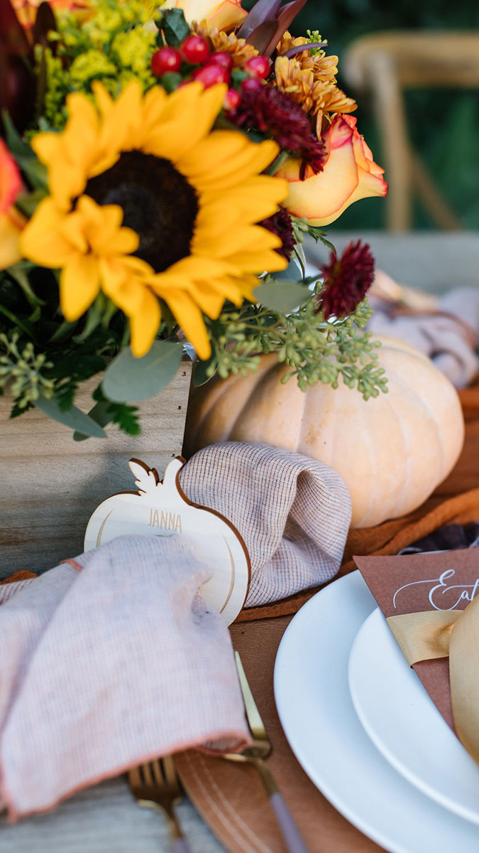 thanksgiving checklist table decor