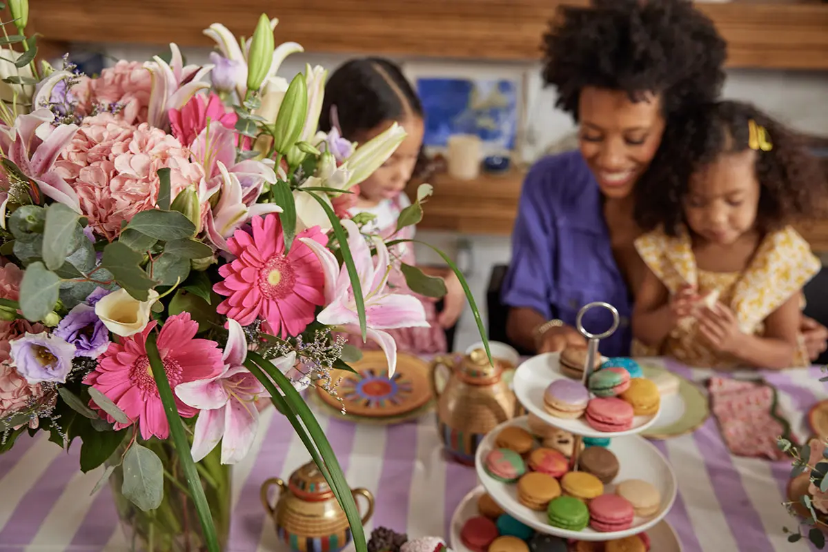 carly cushnie mothers day tablescape